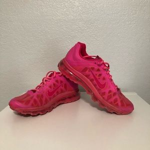 Hot pink nike air max